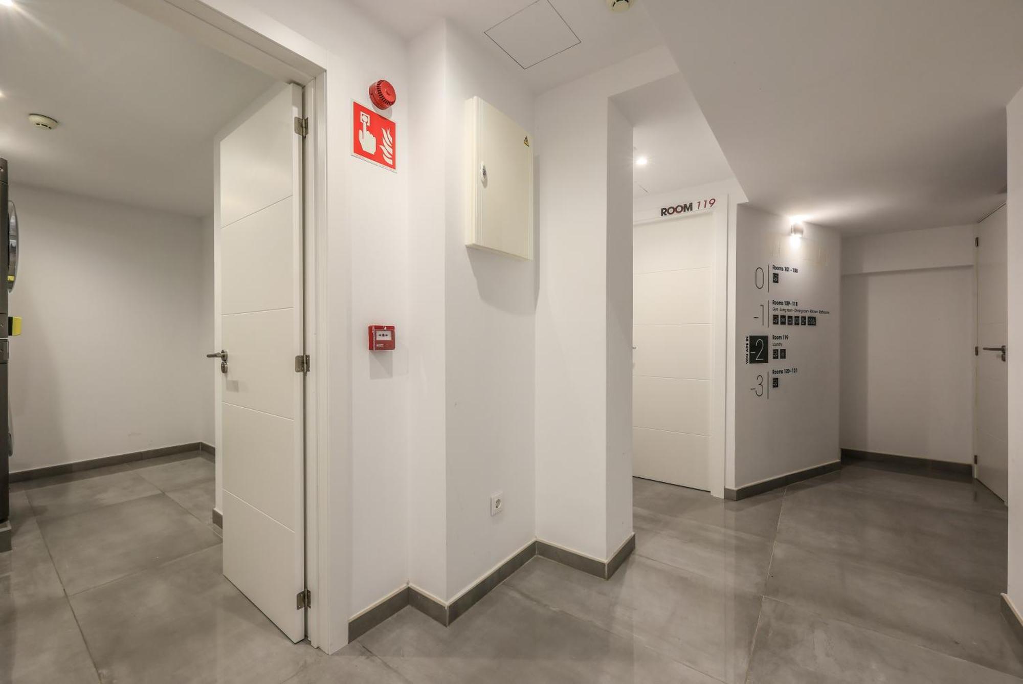 Amazinn Places Blasco De Garay 105 Madrid Exteriör bild