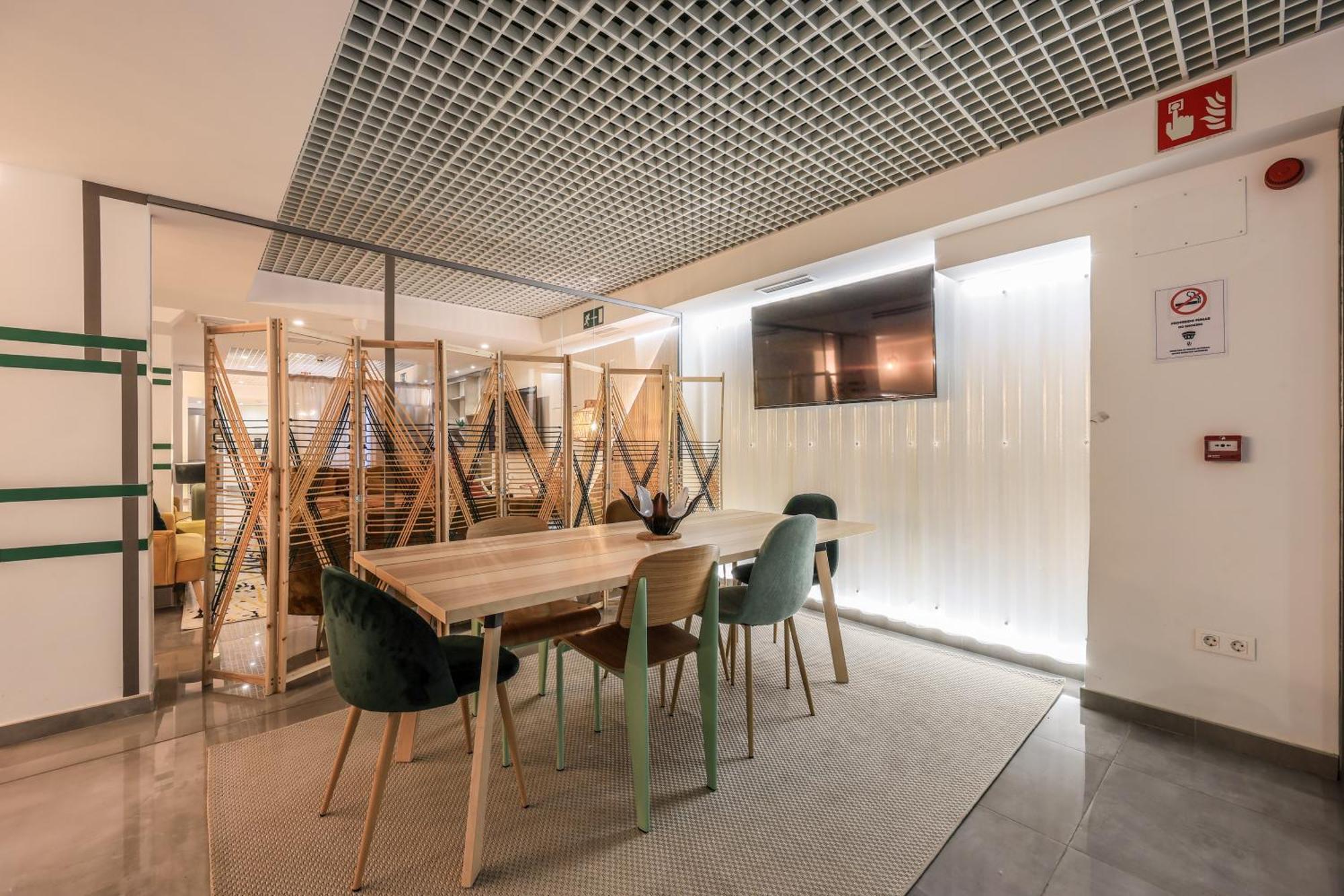 Amazinn Places Blasco De Garay 105 Madrid Exteriör bild